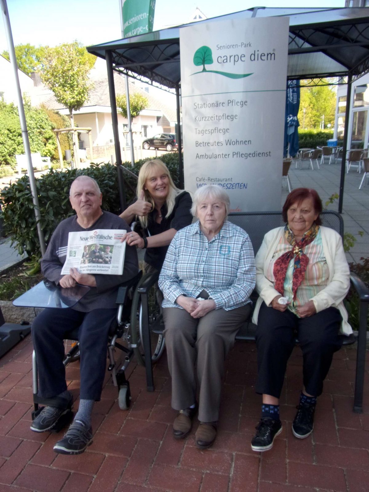 Roland Kühnert – Vorsitzender Bewohnerbeirat Ulrike Roxlau – Einrichtungsleitung Irene Markus – Bewohnerbeirat, Ruth Kruell – Bewohnerbeirat